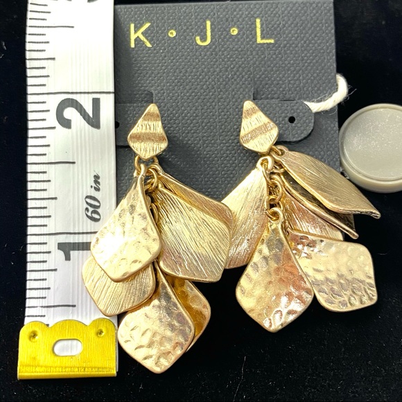 NEW KENNETH JAY LANE Hammered gold-plated earrings - Picture 8 of 9